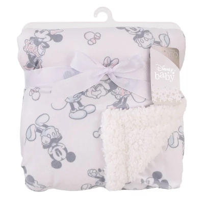Disney Mickey & Minnie Plush Baby Blanket 5 Disney Mickey & Minnie Plush Baby Blanket - Image 3
