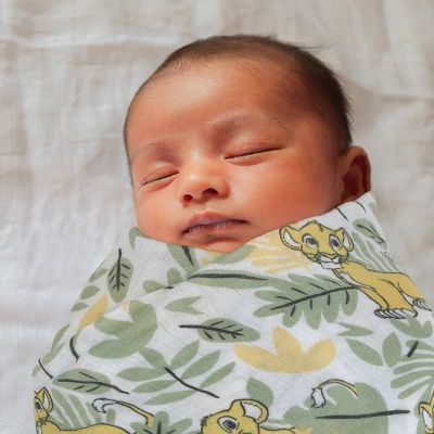 Disney Lion King Simba 100% Cotton Muslin Swaddles With Plush Rattle - 2pk 8 Disney Lion King Simba 100% Cotton Muslin Swaddles With Plush Rattle - 2pk - Image 6